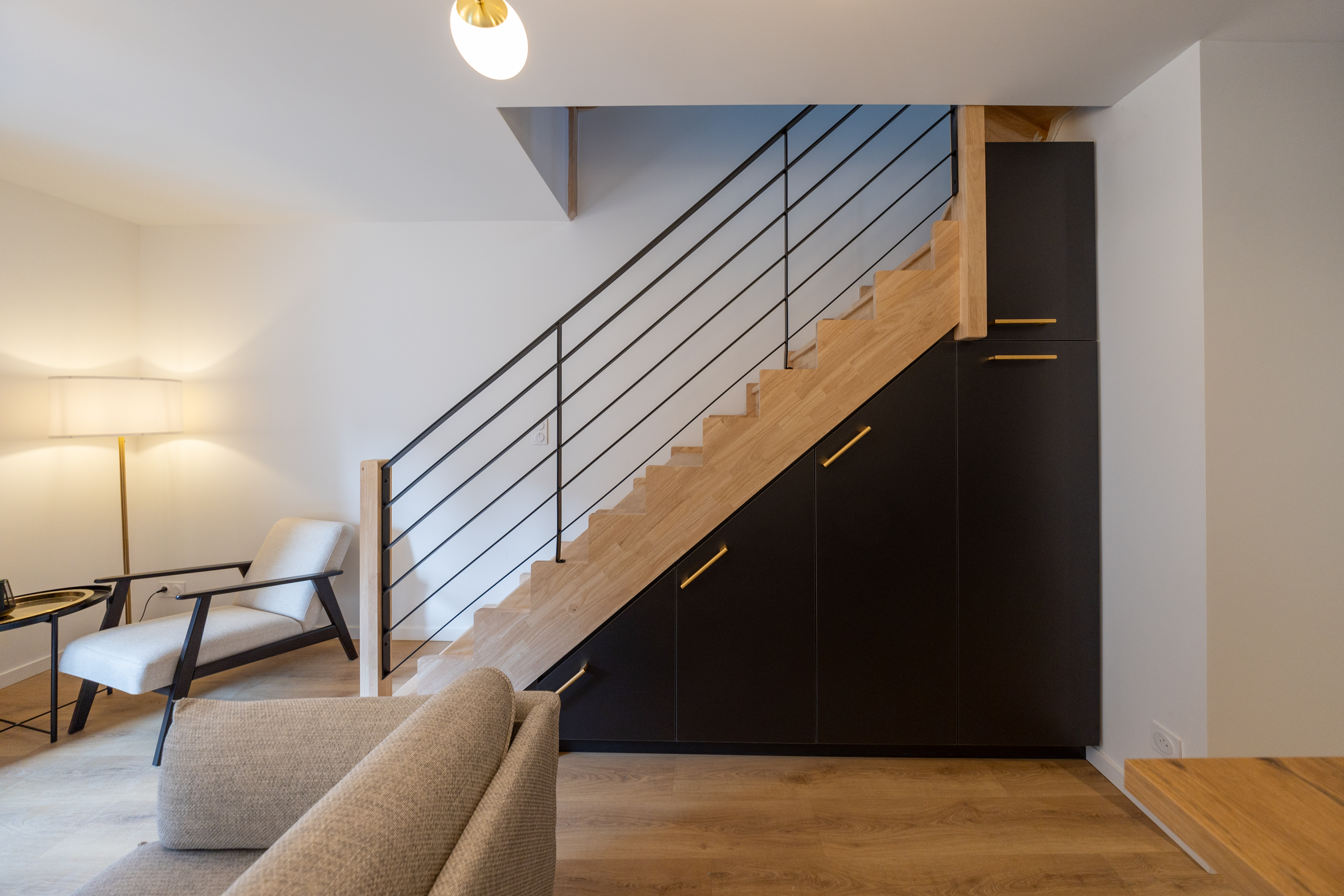 renovation-rangement-sous-escaliers-parquet-garde-corps