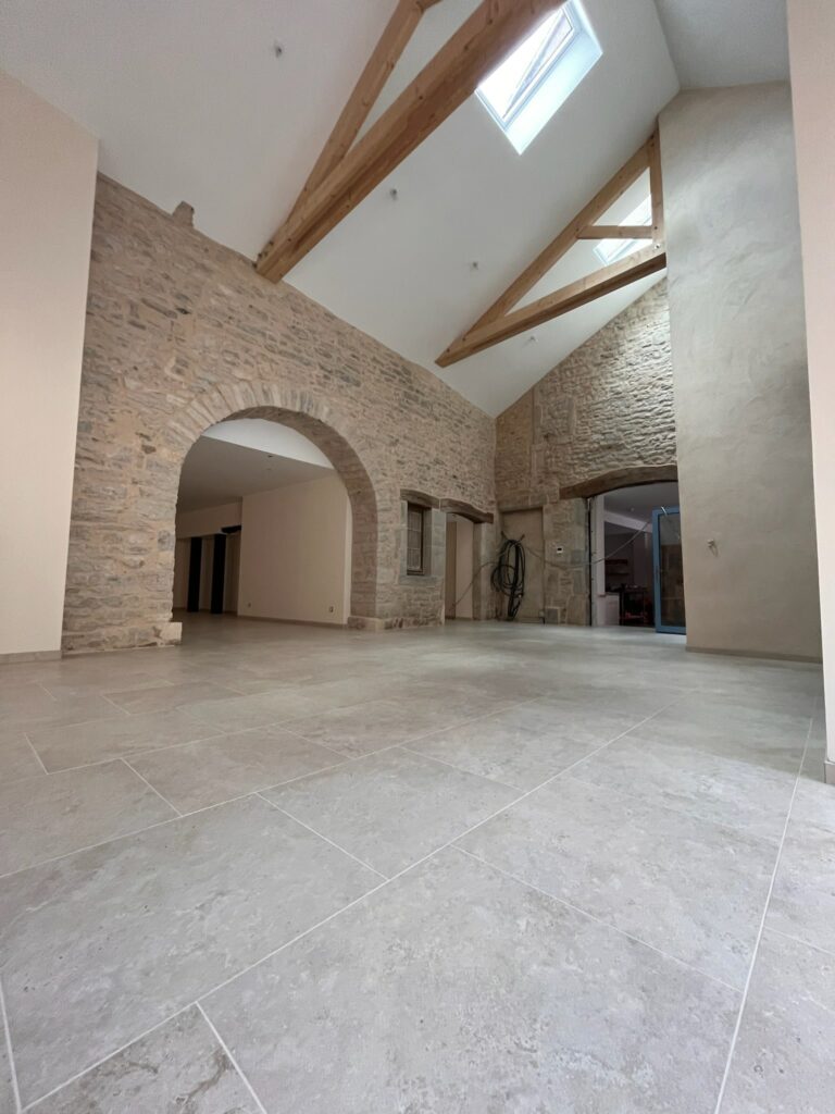 renovation-apres-sinistre-incendie-pierres-apparentes-parement